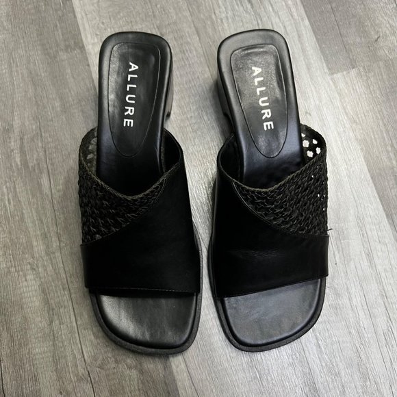 VINTAGE 90s Black Leather Block Heel Slides Sandals Made in Brazil Size 7 1/2 - Picture 3 of 8